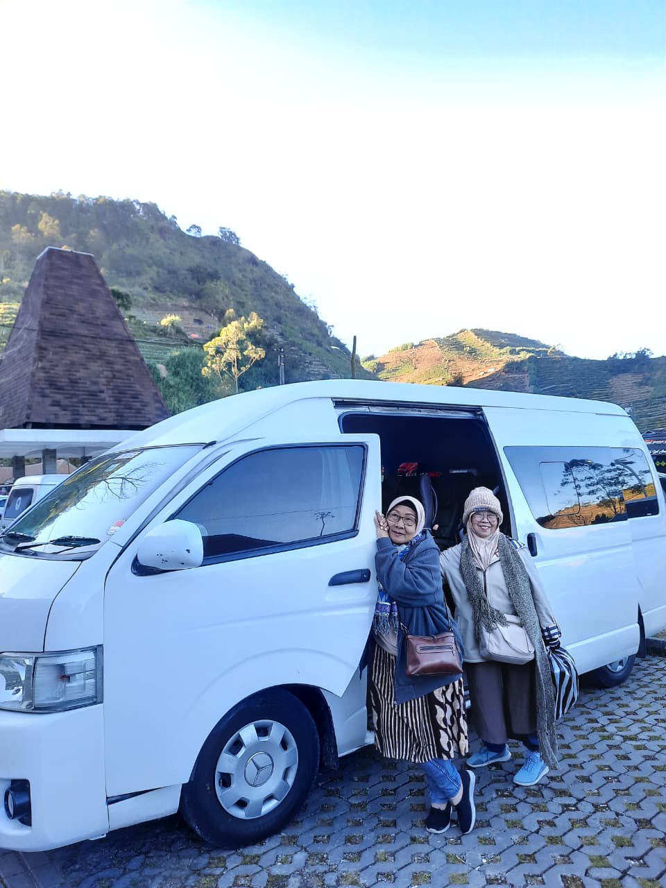 Sewa Mobil di Jogja, Nyaman dan Hemat Bersama Sadewa Transport
